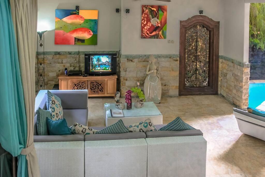 Largest In Kuta Royal C1 - Turquoise * Kuta (Bali)